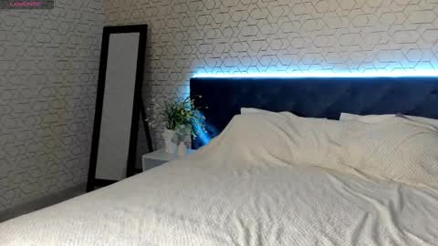 Snapshot of desiree_doll chatting on 02-11-26, 01:10 Gill online show from 02-11-26, 01:10