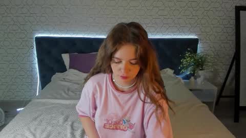 Snapshot of desiree_doll chatting on 02-23-26, 01:03 Gill online show from 02-23-26, 01:03