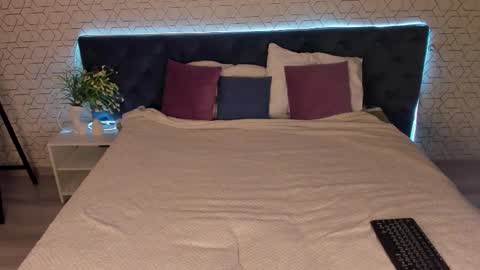 Snapshot of desiree_doll chatting on 03-15-26, 01:33 Gill online show from 03-15-26, 01:33