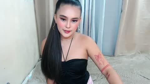 Snapshot of desireedreams_ chatting on 06-19-26, 05:50 desireedreams_ online show from 06-19-26, 05:50