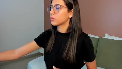 Snapshot of desireee_ chatting on 09-18-25, 12:07 desire online show from 09-18-25, 12:07