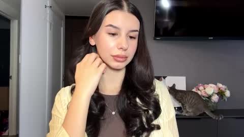 desireefolino online show from 02-04-26, 07:14