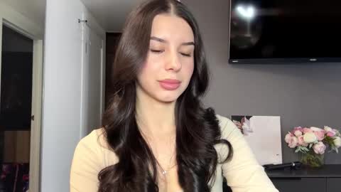 desireefolino online show from 02-05-26, 07:13