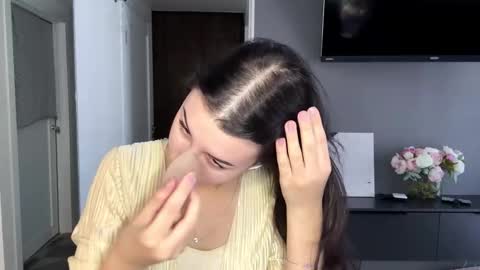 desireefolino online show from 02-07-26, 08:07