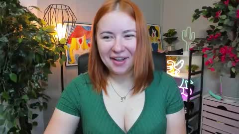 LAYLA online show from 09-19-25, 06:26