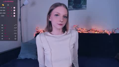 Snapshot of desiresecret222 chatting on 10-18-25, 07:20 Jade online show from 10-18-25, 07:20