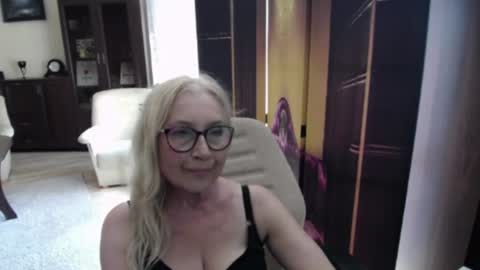 Snapshot of desiresofia chatting on 06-29-26, 01:55 S O F I A online show from 06-29-26, 01:55