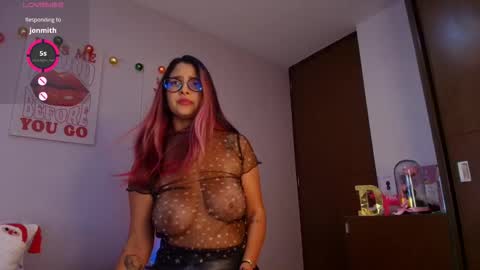 Snapshot of dessmuller chatting on 11-25-25, 12:21 Des Muller online show from 11-25-25, 12:21