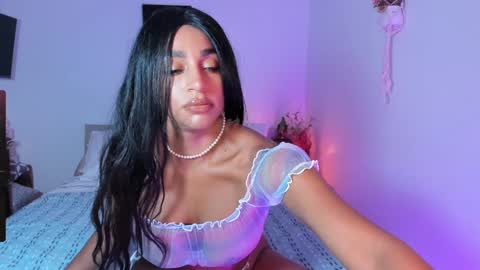 Destinne Mill online show from 02-11-25, 11:21