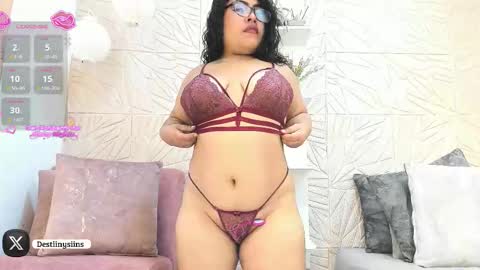 Snapshot of destinysins chatting on 01-17-26, 01:49 Destinysins online show from 01-17-26, 01:49