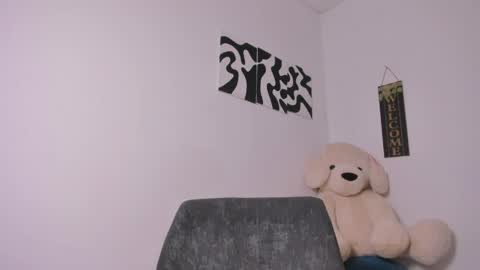 Snapshot of desty_y chatting on 05-04-26, 05:58 desty_y online show from 05-04-26, 05:58