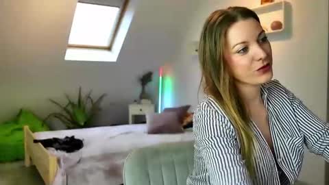 Snapshot of dettyblondie chatting on 01-22-25, 12:49 DettyBlondie online show from 01-22-25, 12:49