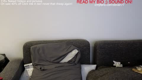 Snapshot of devantheplug chatting on 12-24-24, 10:11 Devan online show from 12-24-24, 10:11