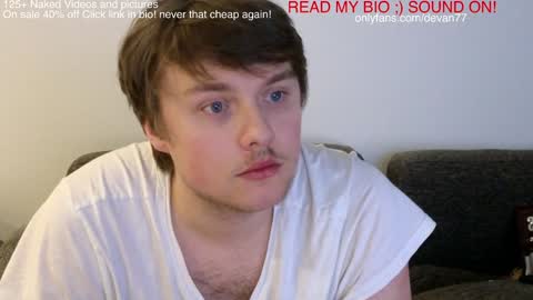 Snapshot of devantheplug chatting on 12-29-24, 02:10 Devan online show from 12-29-24, 02:10