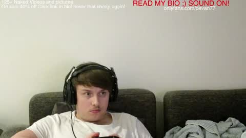 Snapshot of devantheplug chatting on 01-04-25, 02:25 Devan online show from 01-04-25, 02:25