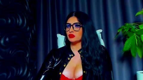 Snapshot of devashaqueen chatting on 01-18-25, 12:35 Devasha online show from 01-18-25, 12:35