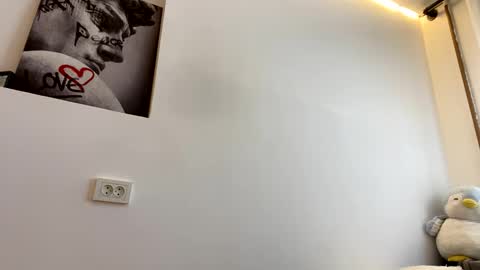 Snapshot of devil_goddess1 chatting on 10-23-25, 08:02 Emily online show from 10-23-25, 08:02