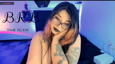 Snapshot of devilfox29 chatting on 10-16-25, 02:12 L I NA online show from 10-16-25, 02:12