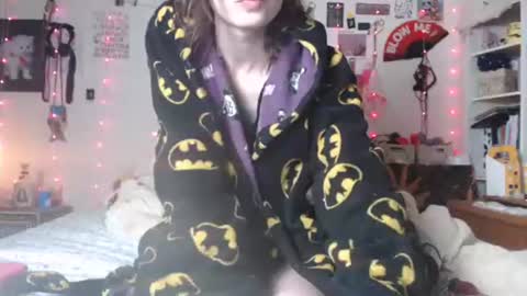 Snapshot of devilg1rl chatting on 01-27-25, 05:25 poutyangel online show from 01-27-25, 05:25