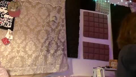 Snapshot of devilg1rl chatting on 01-31-25, 09:37 poutyangel online show from 01-31-25, 09:37