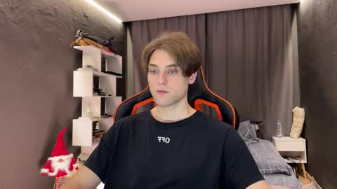 Snapshot of devilnut1 chatting on 12-01-25, 06:07 devilnut1 online show from 12-01-25, 06:07