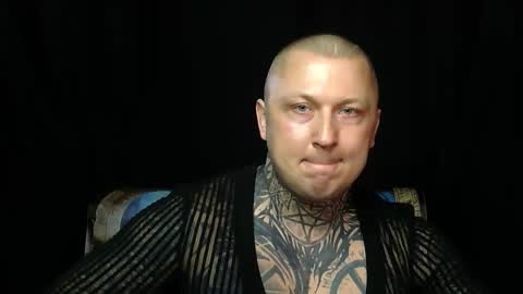 Snapshot of devilwithtats chatting on 03-09-26, 07:56 Lucian online show from 03-09-26, 07:56