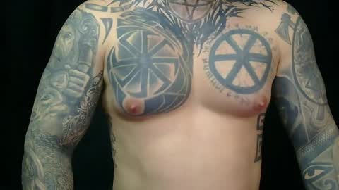 Snapshot of devilwithtats chatting on 04-01-26, 09:54 Lucian online show from 04-01-26, 09:54