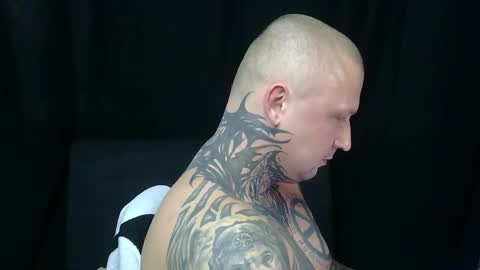 Snapshot of devilwithtats chatting on 04-16-26, 12:06 Lucian online show from 04-16-26, 12:06