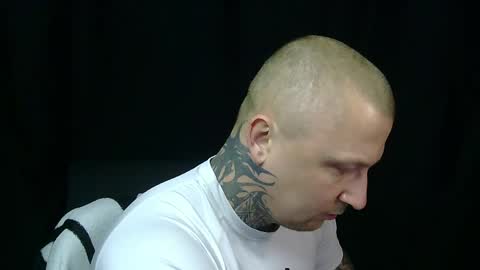 Snapshot of devilwithtats chatting on 04-19-26, 07:51 Lucian online show from 04-19-26, 07:51