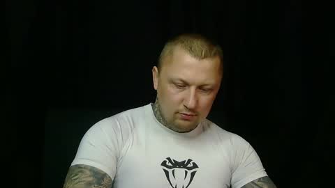 Snapshot of devilwithtats chatting on 05-03-26, 08:42 Lucian online show from 05-03-26, 08:42