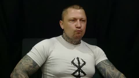 Snapshot of devilwithtats chatting on 05-23-26, 08:07 Lucian online show from 05-23-26, 08:07
