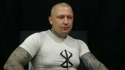 Snapshot of devilwithtats chatting on 05-26-26, 11:28 Lucian online show from 05-26-26, 11:28
