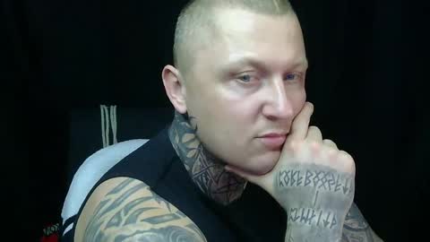 Snapshot of devilwithtats chatting on 06-01-26, 01:57 Lucian online show from 06-01-26, 01:57