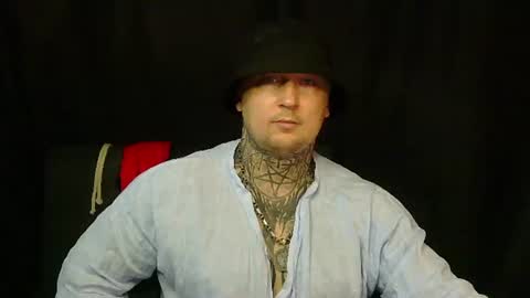 Snapshot of devilwithtats chatting on 07-12-26, 11:45 Lucian online show from 07-12-26, 11:45