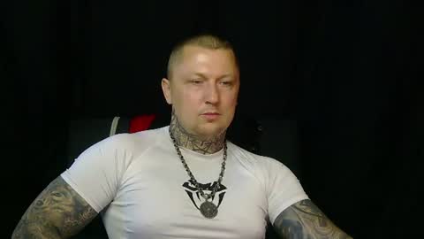 Snapshot of devilwithtats chatting on 07-19-26, 08:51 Lucian online show from 07-19-26, 08:51