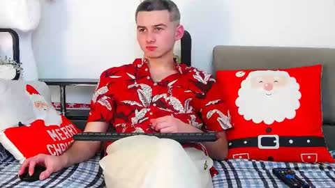 devin_ho online show from 12-21-24, 08:10