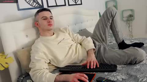 devin_ho online show from 02-09-25, 07:41