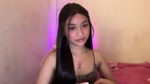 Devine Greyson online show from 11-08-25, 01:17