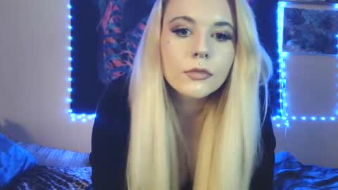 Snapshot of devyn_winter chatting on 12-13-25, 11:54 devyn winter online show from 12-13-25, 11:54