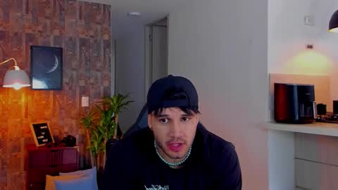 JULIAN online show from 11-25-25, 07:03