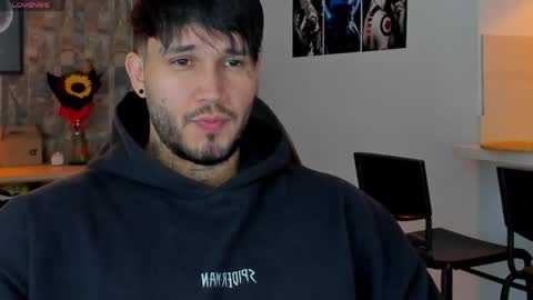 JULIAN online show from 05-08-26, 11:54