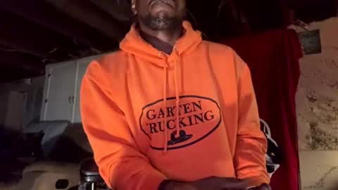 Snapshot of dhbbc454336 chatting on 12-15-24, 11:12 Marcus D-von Steel as the raunchy ass sniffer thrill me with your online show from 12-15-24, 11:12