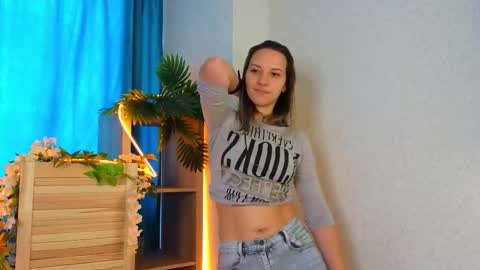 Snapshot of di_long chatting on 10-18-25, 11:33 Diane online show from 10-18-25, 11:33