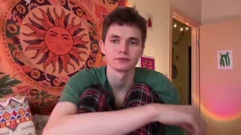 Snapshot of di_n_alex chatting on 12-06-24, 10:27 Di Alex online show from 12-06-24, 10:27