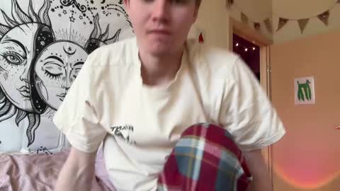 Snapshot of di_n_alex chatting on 12-11-24, 10:36 Di Alex online show from 12-11-24, 10:36