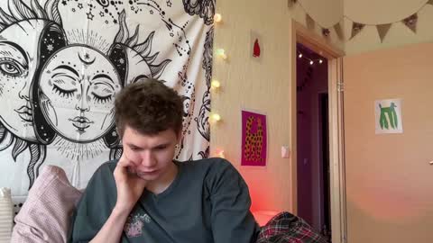 Snapshot of di_n_alex chatting on 12-13-24, 09:57 Di Alex online show from 12-13-24, 09:57