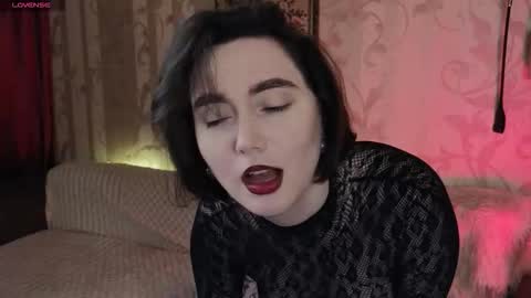 Diana Di Honey online show from 12-20-25, 01:29