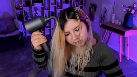 Dia online show from 10-14-25, 07:25