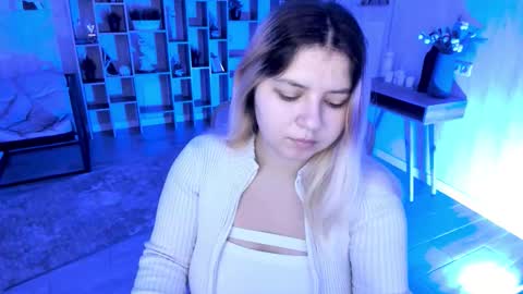 Dia online show from 11-06-25, 07:48