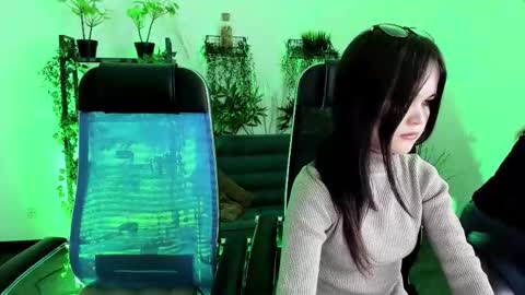 Dia online show from 11-21-25, 08:51